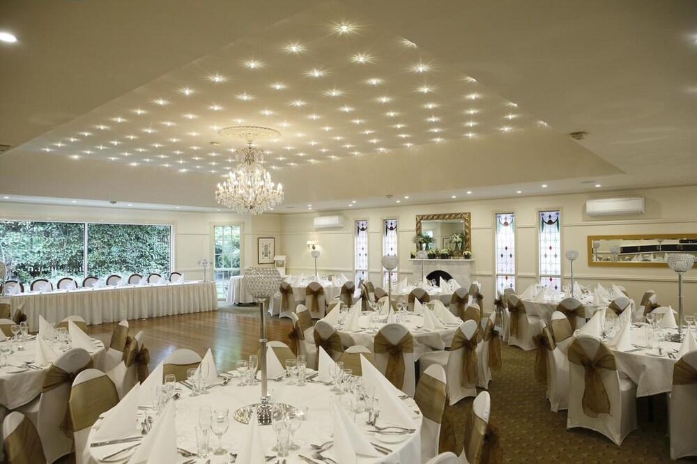 Elizabethan Lodge Melbourne