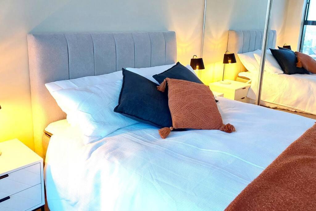 Cbd Skyline 2 Bedroom Melbourne