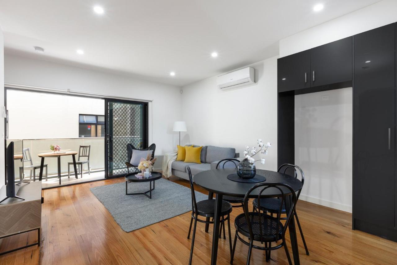 Apartment Cheerful Two Bedroom Townhouse With Secure Garage Melbourne
