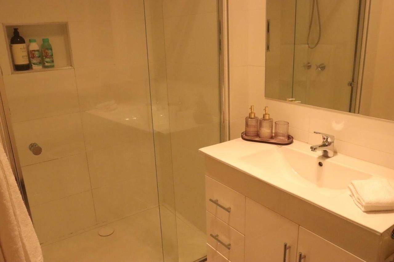 Footscray Just 7km Away To Cbd Newly Stylist Setup Homestay Melbourne
