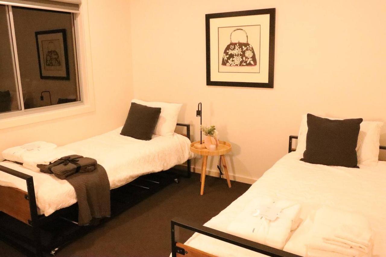 Footscray Just 7km Away To Cbd Newly Stylist Setup Homestay Melbourne