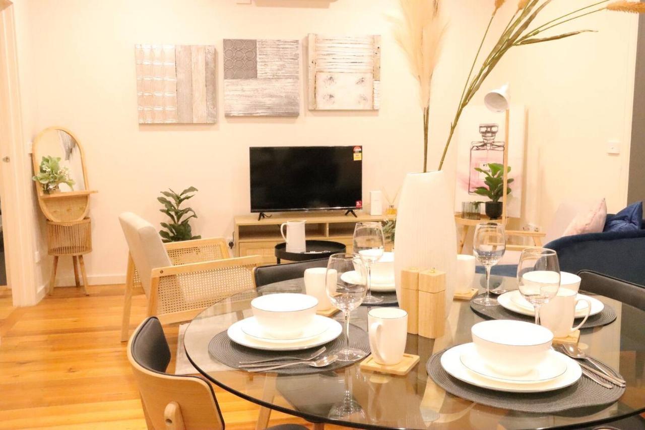 Footscray Just 7km Away To Cbd Newly Stylist Setup *