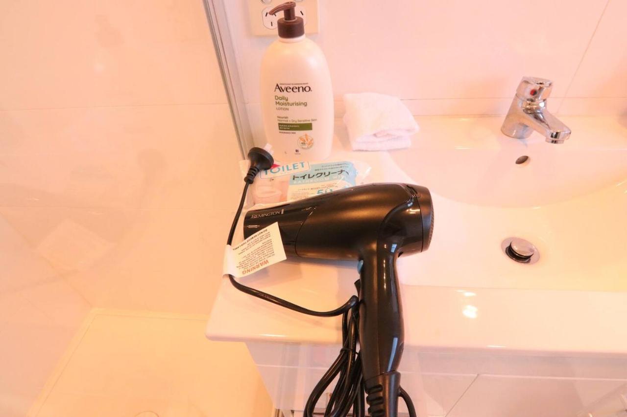 Footscray Just 7km Away To Cbd Newly Stylist Setup *