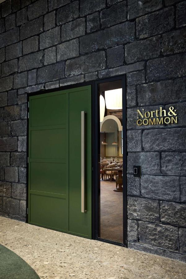Hotel Adina Melbourne, Pentridge 4*