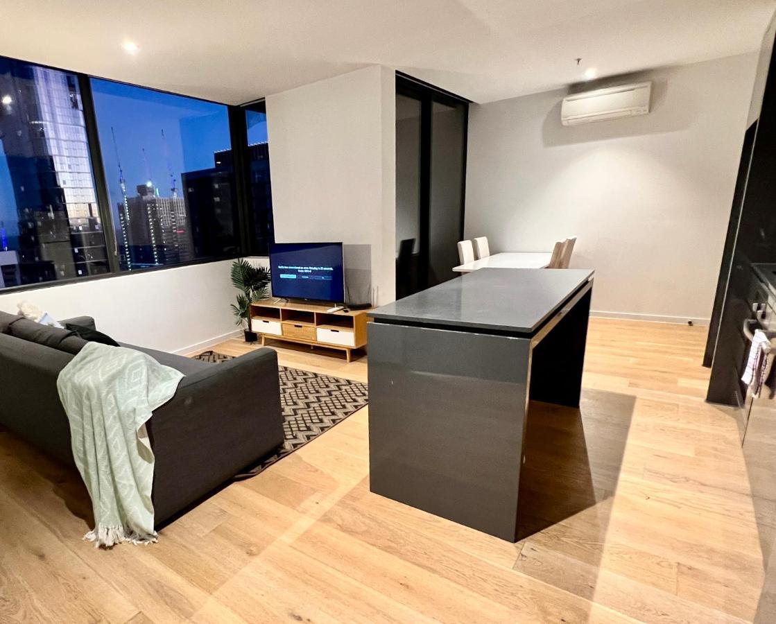 Apartment Readyset At Manhattan *