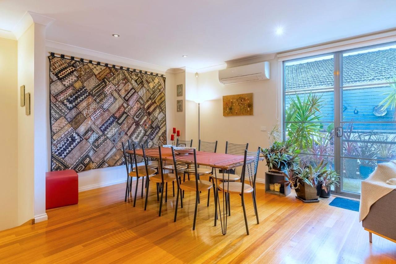 Staycentral - Tranquil Spacious Townhouse Holiday home Melbourne