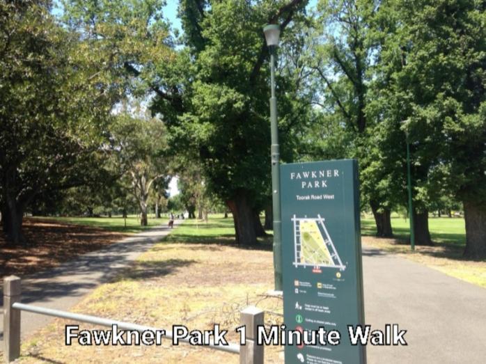 Fawkner Mansions Heritage Hotel *