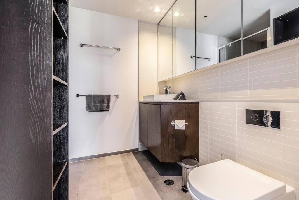 Living 02677 Apartment Melbourne