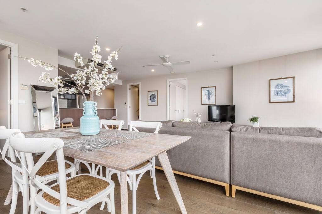 Amazing Luxury & So Close To The Cbd - 01756 Apartment *