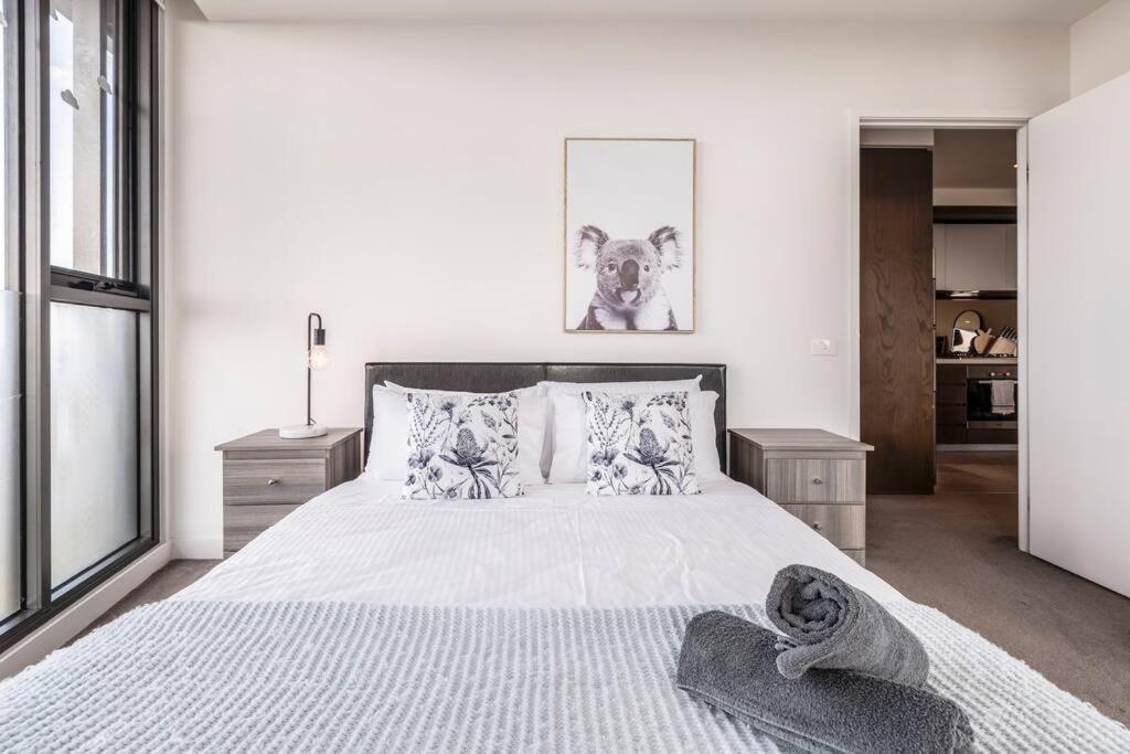 Apartment Living 02677