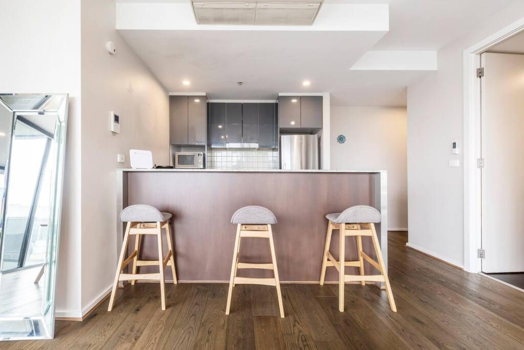 Apartment Amazing Luxury & So Close To The Cbd - 01756 *