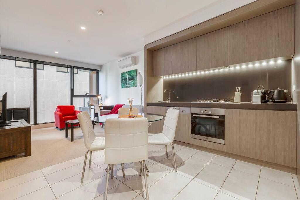 Apartment 1 Bedroom Close To Park 02053