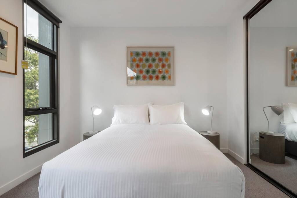 Lovely 2 Bedroom Unit In North - 03068 * Melbourne