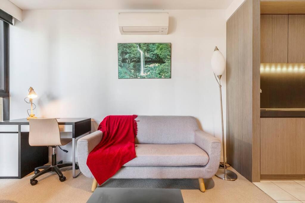 1 Bedroom Close To Park 02053 Apartment Melbourne