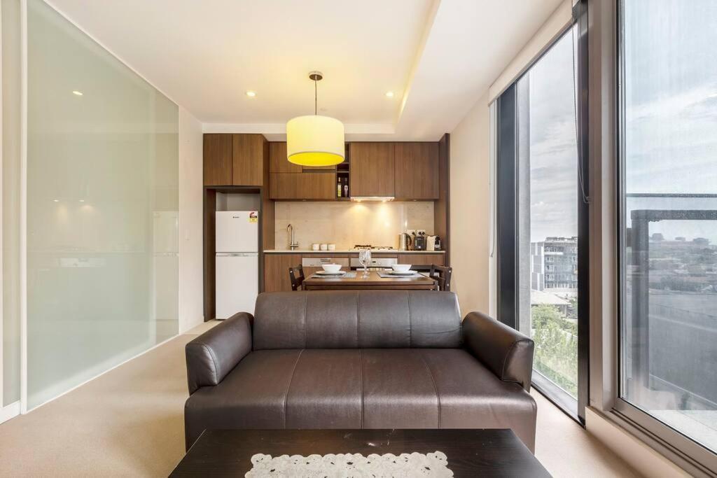 Perfect Position * Melbourne