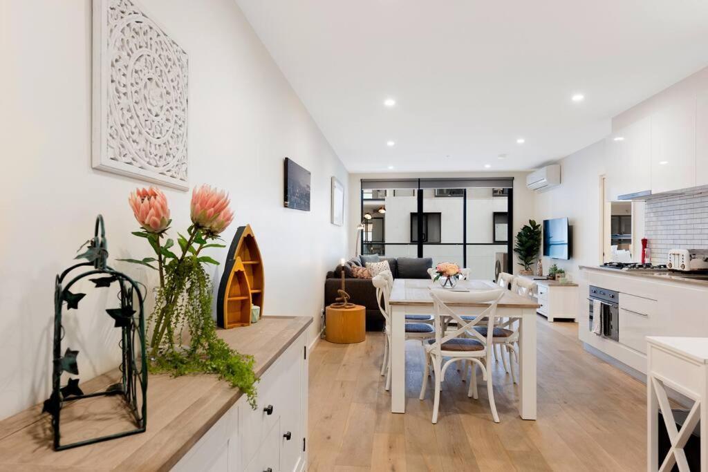 Style Than Garfield 00156 Apartment *