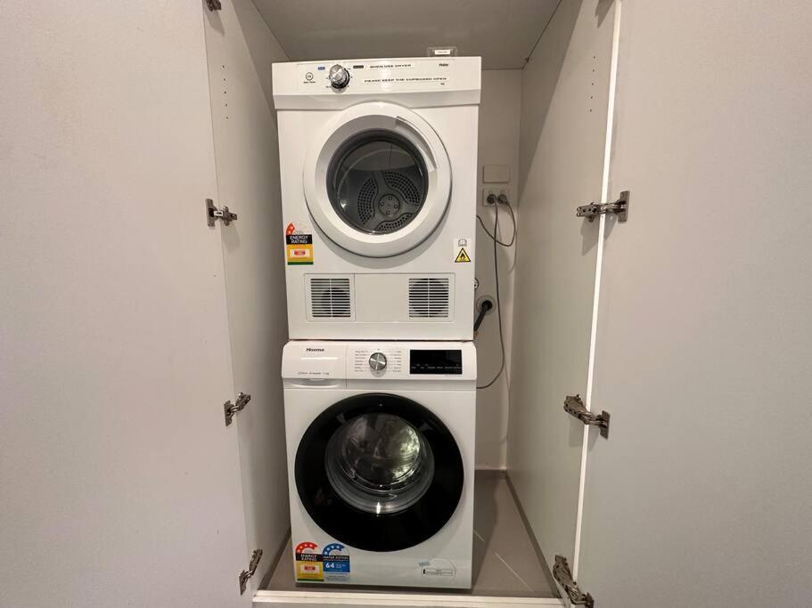 Charming 1br Getaway In Near Southern Cross Apartment *