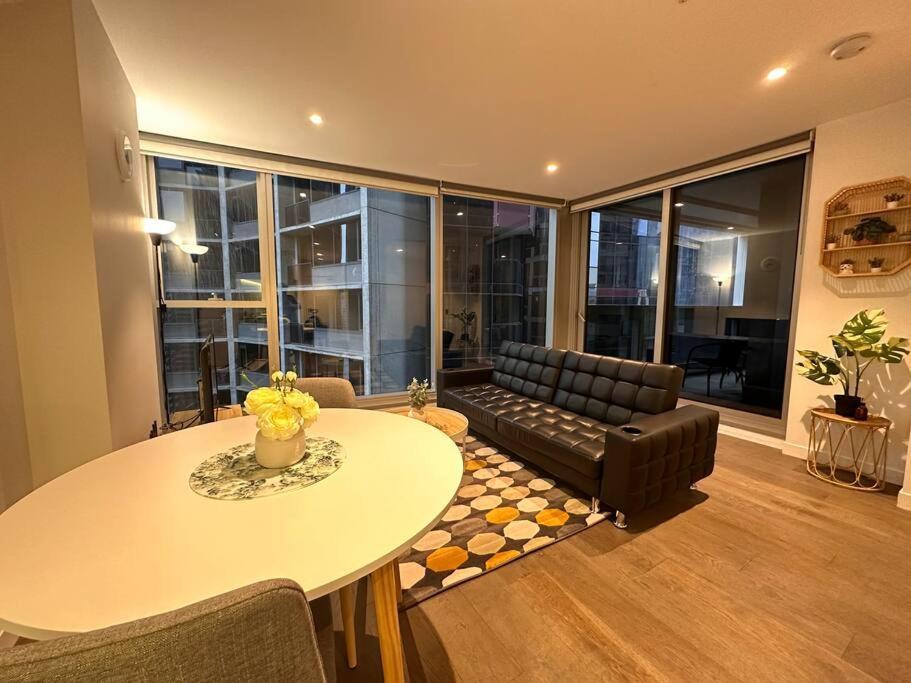 Apartment Charming 1br Getaway In Near Southern Cross *