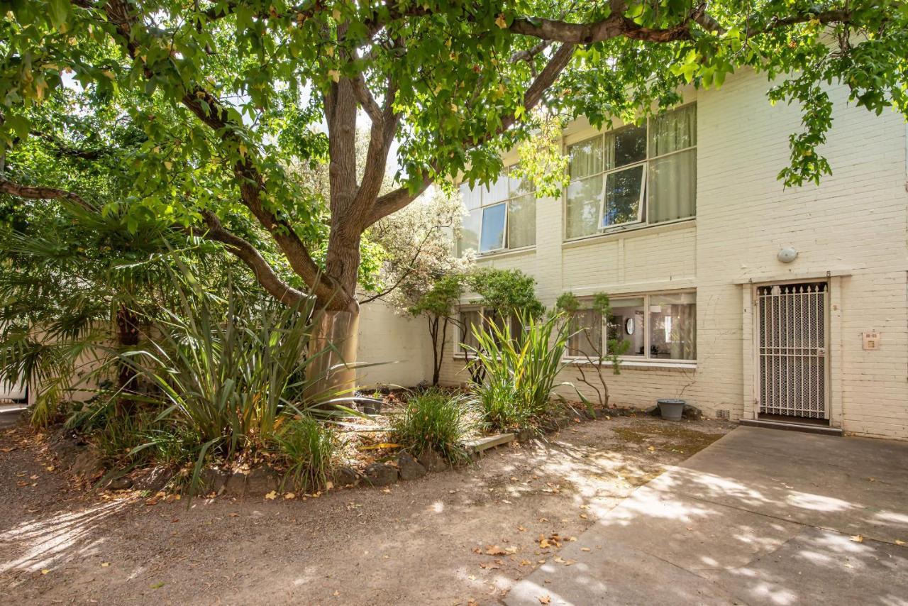 Apartment Opposite Park - Nearby *