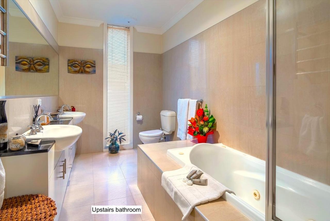 Staycentral - Tranquil Spacious Townhouse Holiday home Melbourne
