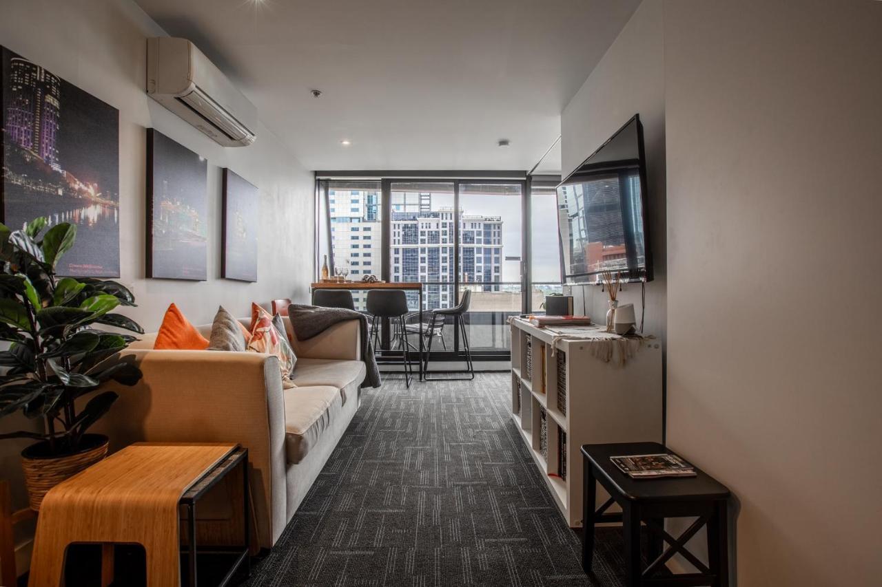 'sunrise On Aura' With Stunning Views. * Melbourne