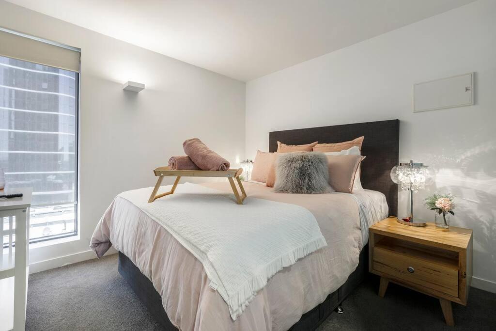 Apartment Luxury Style And Space Abound On Spencer 01620 Melbourne