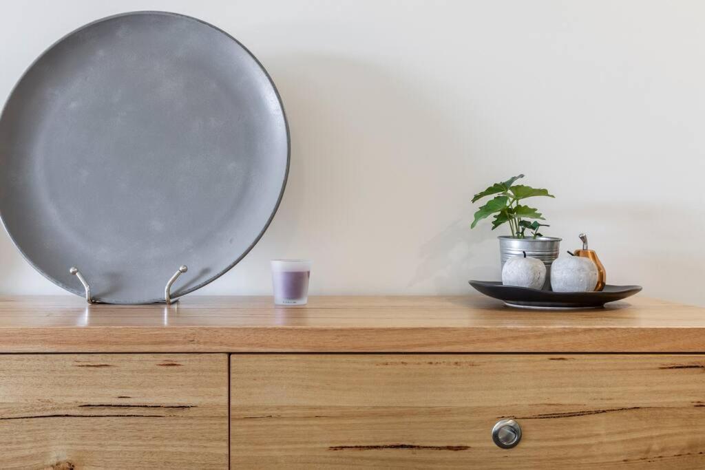 Luxury Style And Space Abound On Spencer 01620 Apartment Melbourne