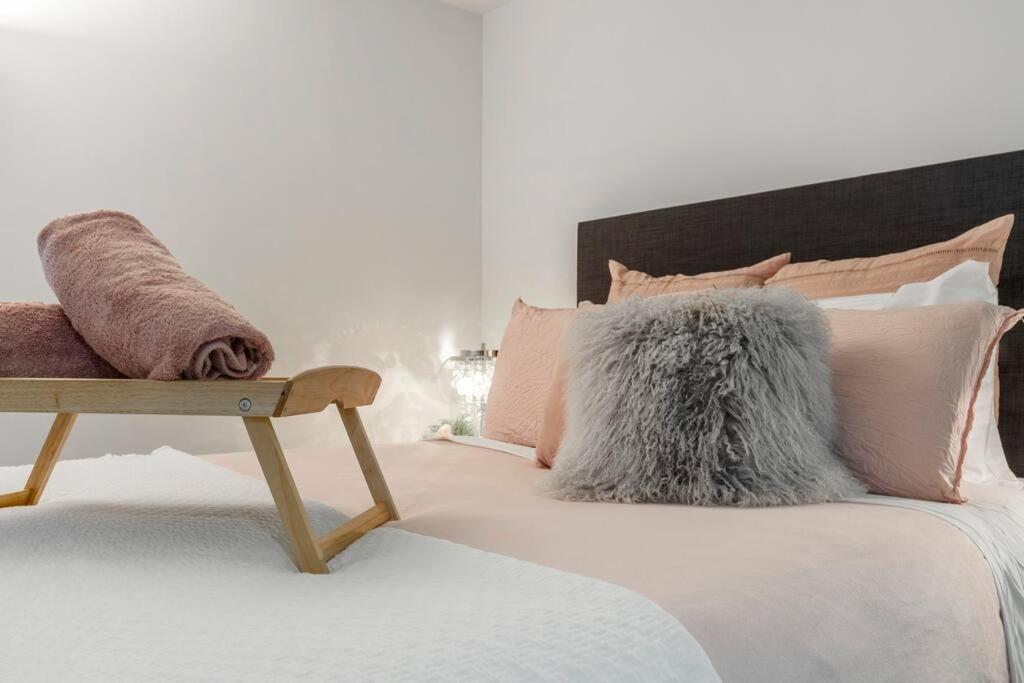 Luxury Style And Space Abound On Spencer 01620 Melbourne