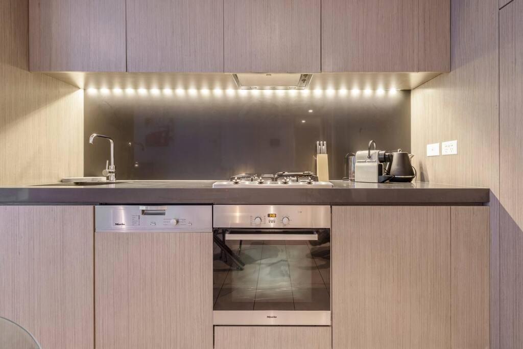 1 Bedroom Close To Park 02053