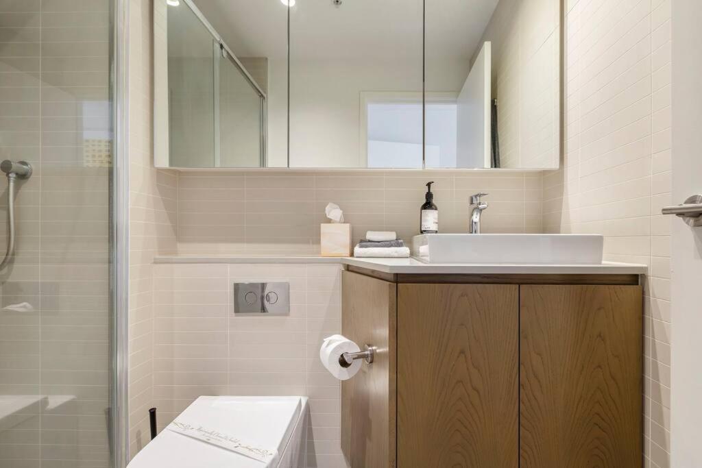 Apartment Peaceful 2 Bedroom Unit With Free Parking Melbourne