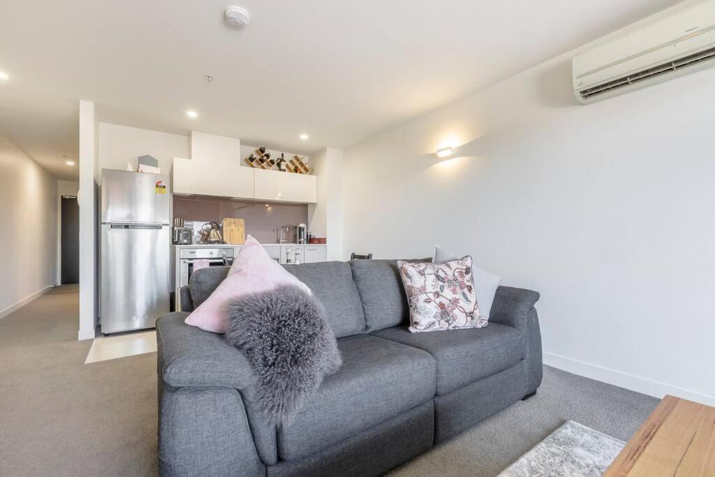Apartment Luxury Style And Space Abound On Spencer 01620 Melbourne