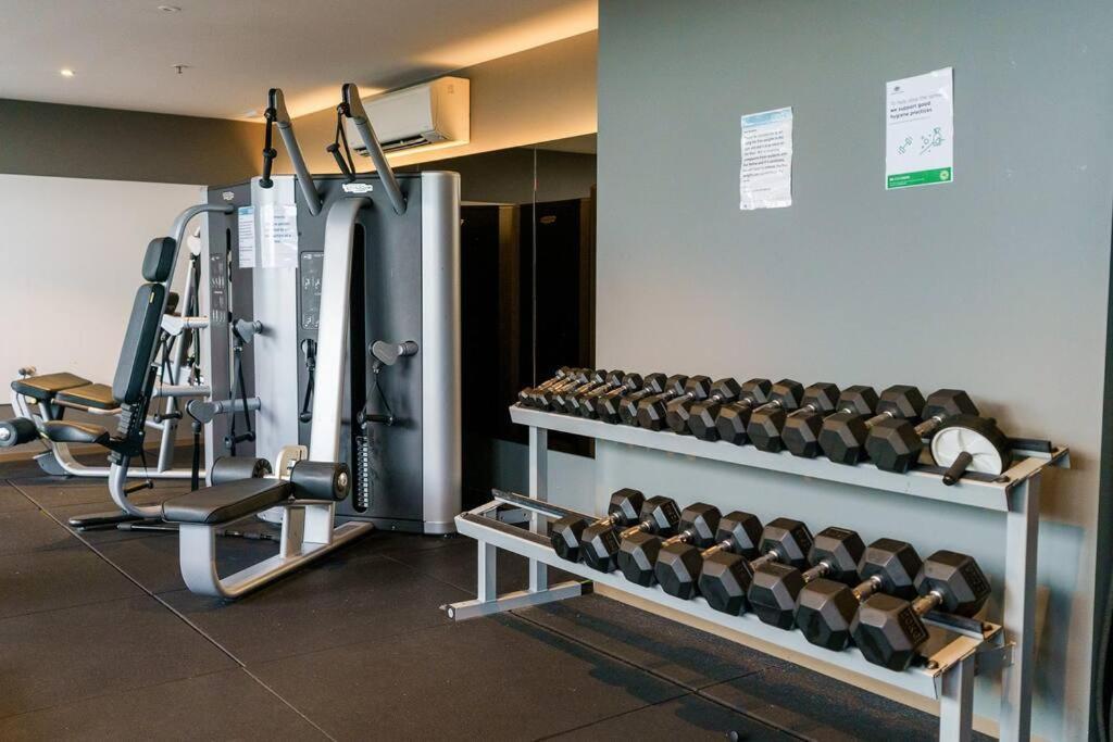 Modern 1 Bed Opposite Racecourse Melbourne