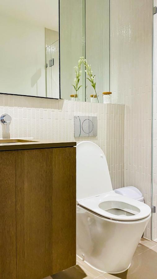 1 Brm, Southbank, Next To Crown, King Bed Apartment