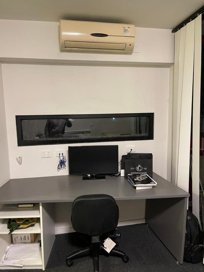 Lovely 1 Bedroom With Indoor Fireplace Apartment *