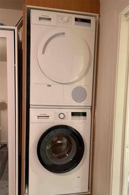 Apartment Cosy With Courtyard In Vibrant Fitzroy!