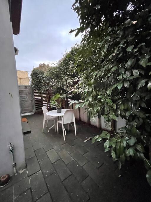 Cosy With Courtyard In Vibrant Fitzroy! Melbourne