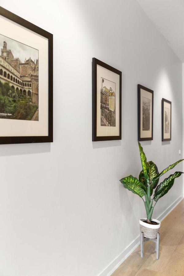 A Luxurious & Cozy 2br Apt Near Victoria Market