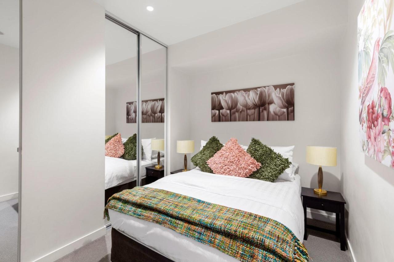 A Luxurious & Cozy 2br Apt Near Victoria Market Melbourne