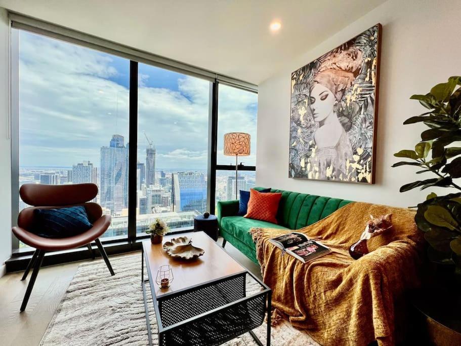 Location With Strategyview Near Everything Apartment *