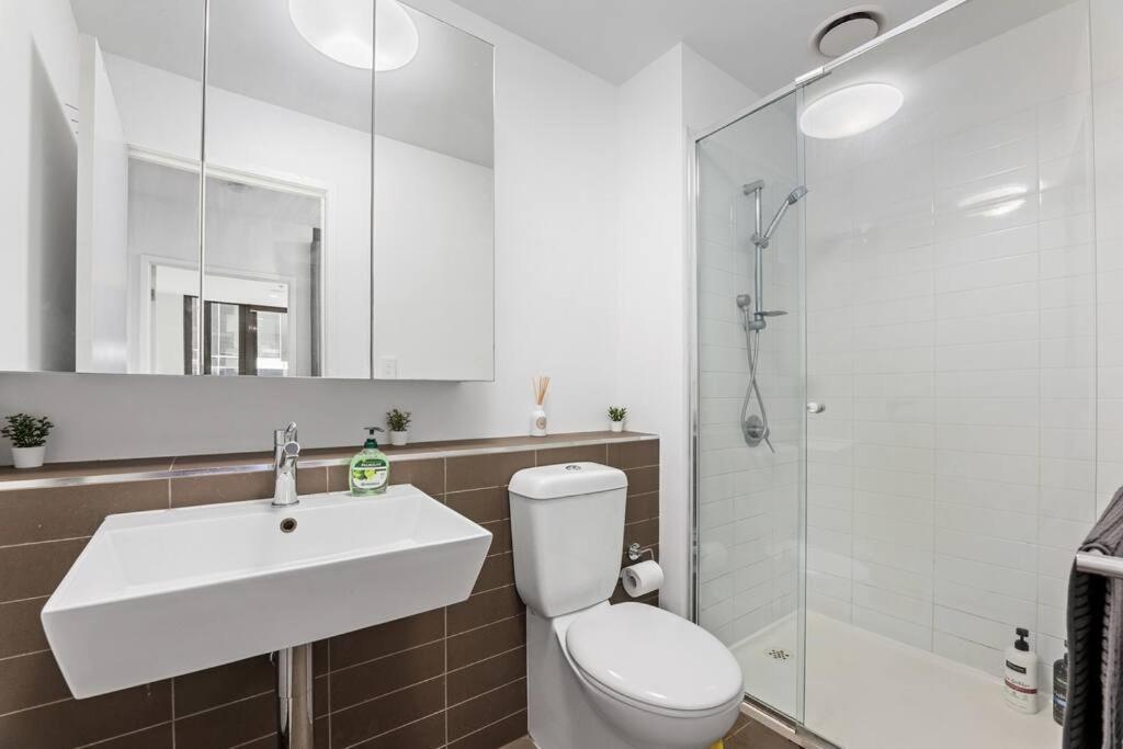 Stunning 2br Apt Next To Southern Cross