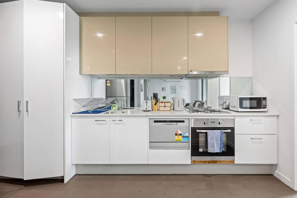 Stunning 2br Apt Next To Southern Cross Apartment *