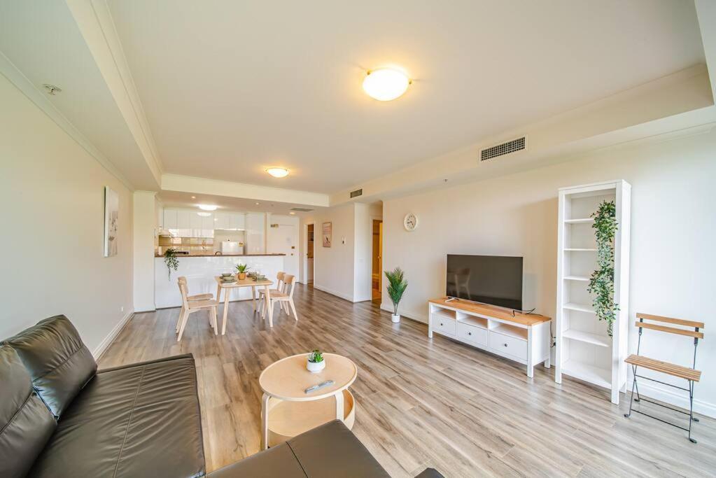 Beautiful 2 Brs In Cbd With Free Parking Melbourne
