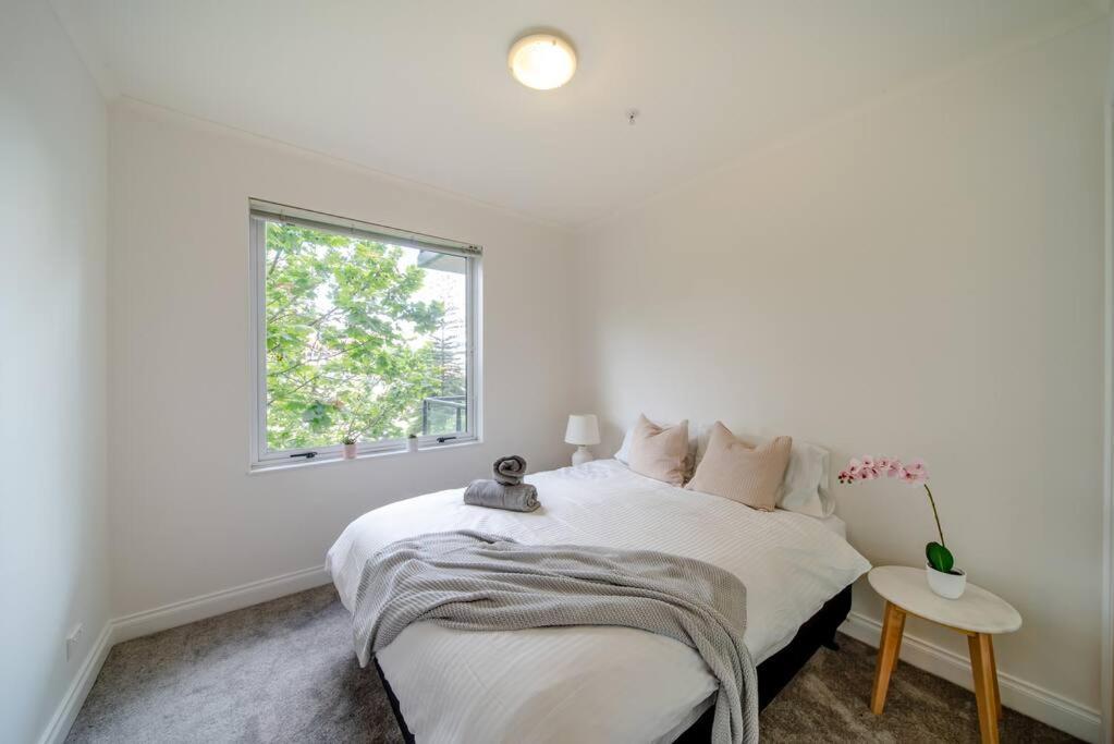 Beautiful 2 Brs In Cbd With Free Parking *
