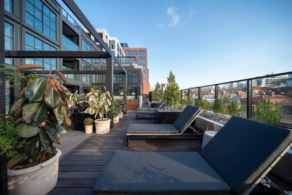 Stylish 1 Bedroom In Collingwood Apartment