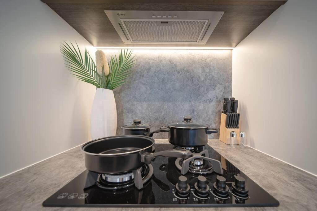 Stylish 1 Bedroom In Collingwood Apartment *