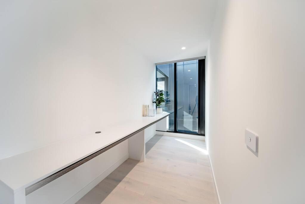 Stylish 1 Bedroom In Collingwood *