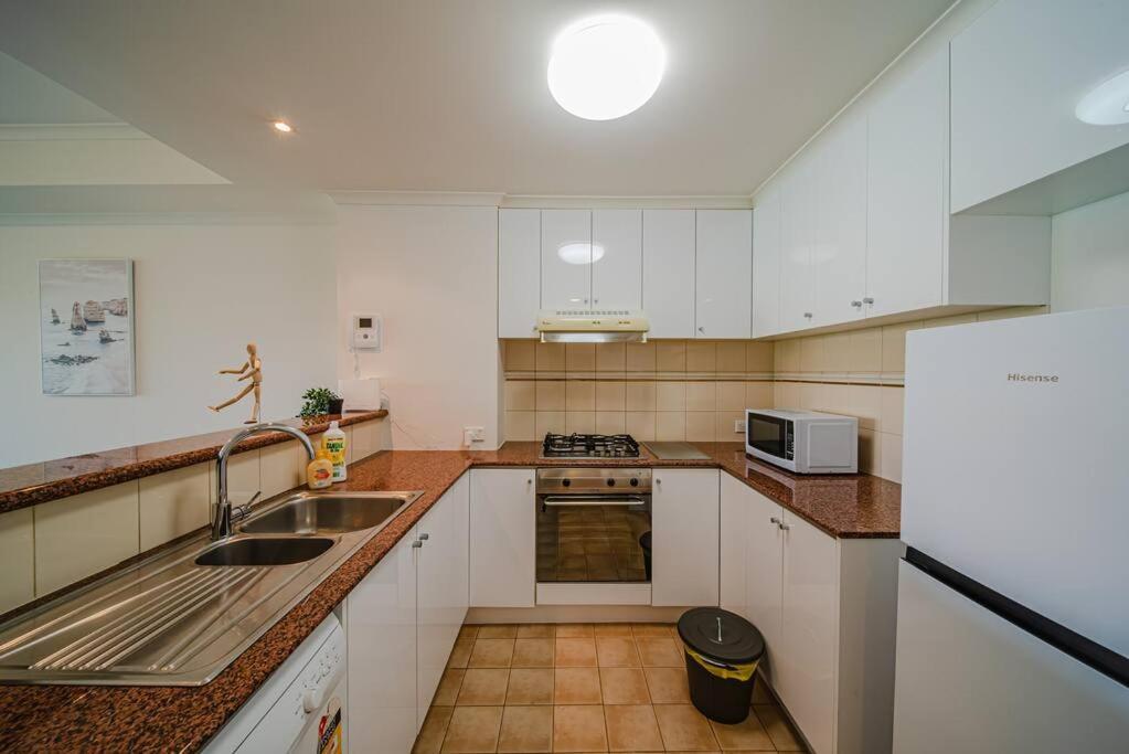 Apartment Beautiful 2 Brs In Cbd With Free Parking *