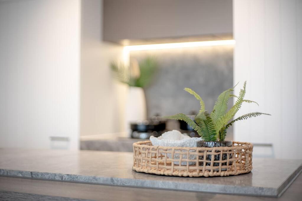 Stylish 1 Bedroom In Collingwood Apartment Melbourne