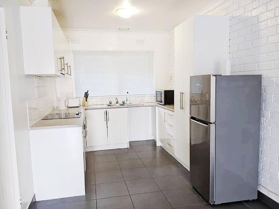 Villa Promo 2-bedroom Next To Train Station, Free Parking *