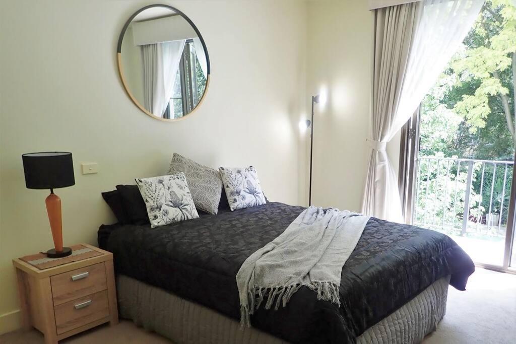 East Studio - Mcg, Cbd, Shops, Transport *